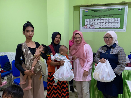 Gerakan Nusantara Woman Leadership Forum PTPN I Reg 7 'Sentuh' 75 Balita di Puskesmas Punti Kayu